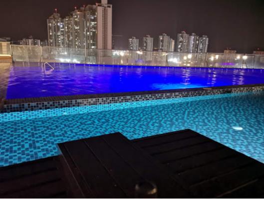 Sky Point Towers, Área Metropolitana