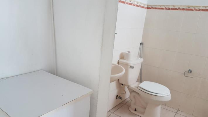 Plaza Valencia, Metropolitan Area