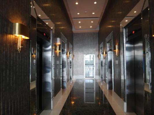 Waters on the bay, Avenida Balboa