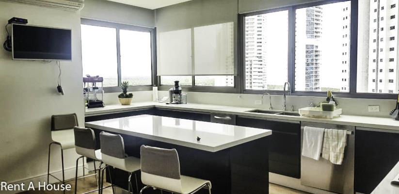 Paramount, Área Metropolitana