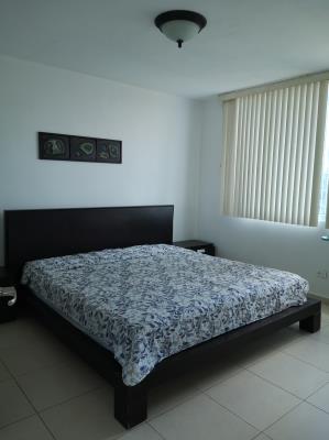 Royal Pacific, Área Metropolitana