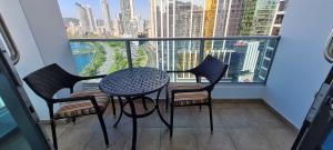 Bayfront  Tower, Área Metropolitana