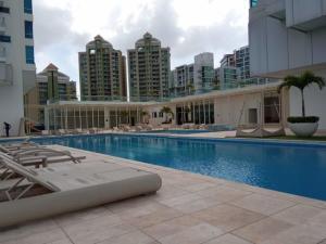 Top Towers, apartment