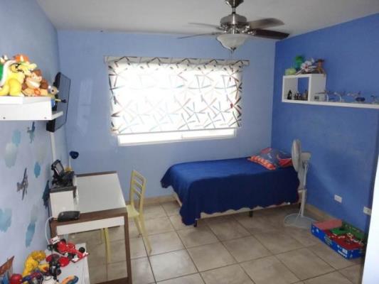 PH Everest, San Miguelito