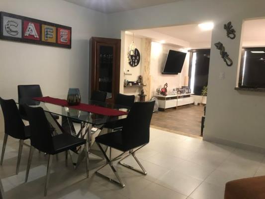 Quintas de Versalles, Juan Diaz