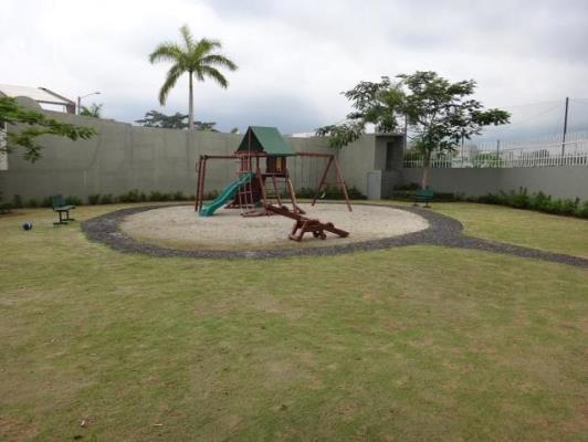 PH Everest, San Miguelito