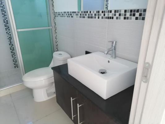 Lilina Latorraca, San Francisco