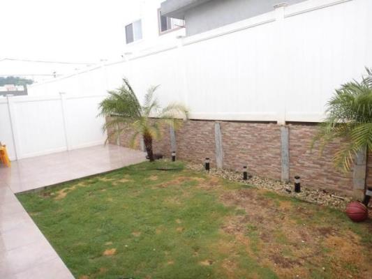 PH Everest, Rufina Alfaro