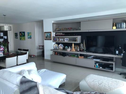 Waterfalls, Área Metropolitana