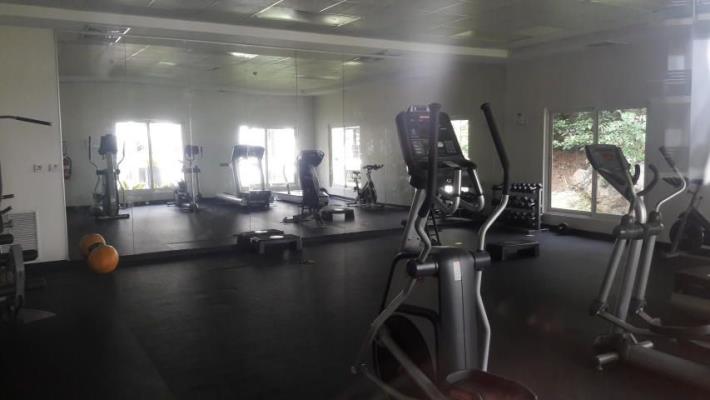 Embassy Village, Ancón