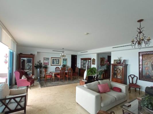 Pearl at the Sea, Área Metropolitana