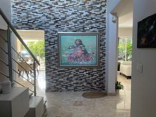 Costa Serena, Área Metropolitana