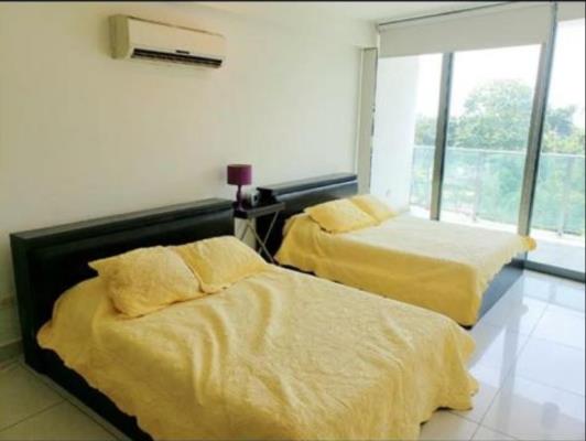 Allure at the park, Panamá