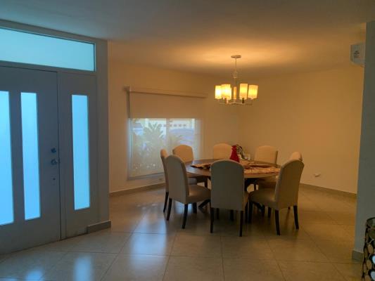 Embassy Gardens, Ancón