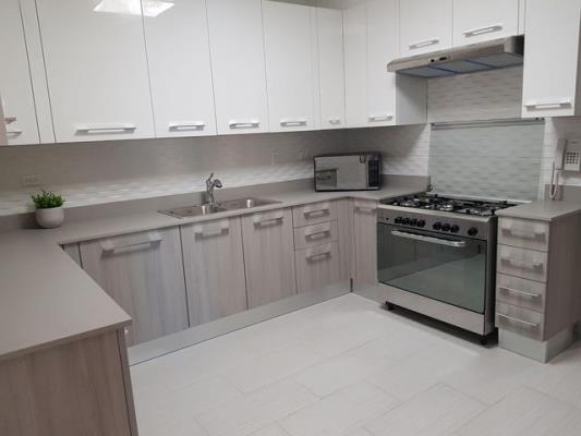 The Towers, Área Metropolitana