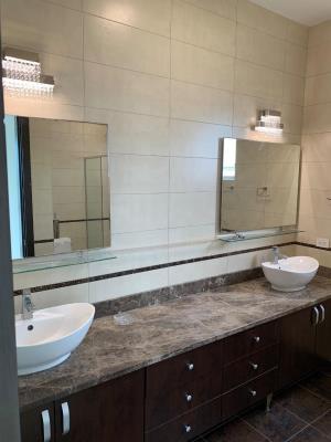 Titanium, Área Metropolitana