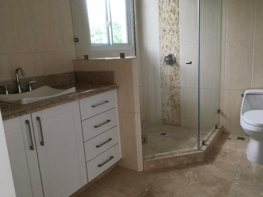 Fairways Estates, Área Metropolitana