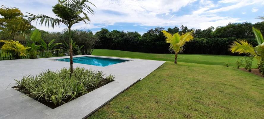 Fairways Estates, Área Metropolitana