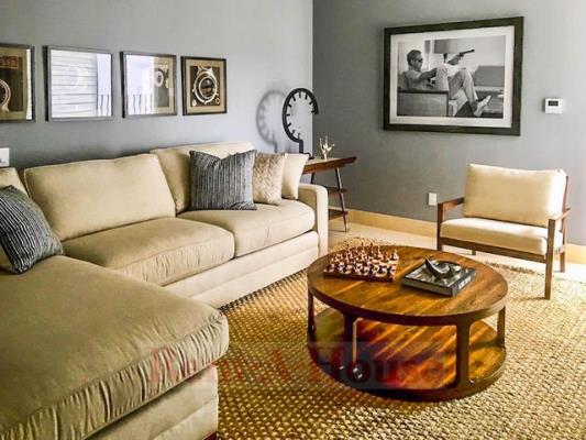 The Crescent, Santa Maria