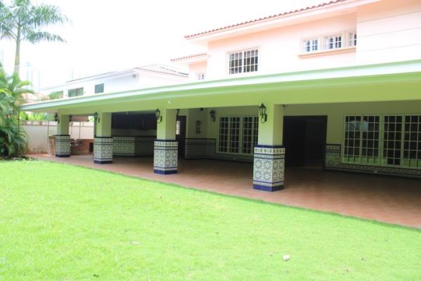 Royal Pacifico, Área Metropolitana