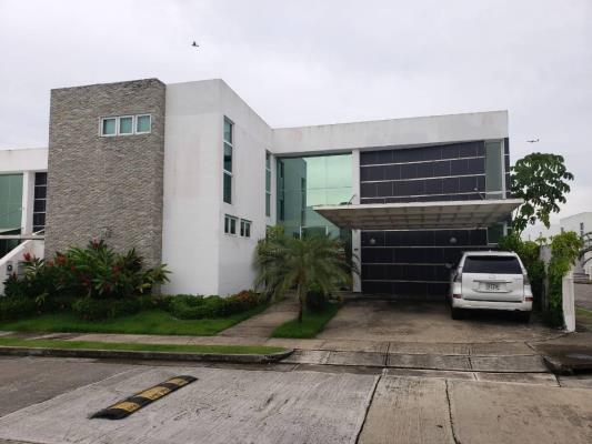 Costa Esmeralda, Panamá