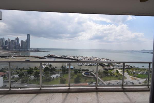 Sky Residences, Avenida Balboa