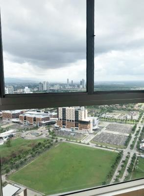 Paramount, Área Metropolitana