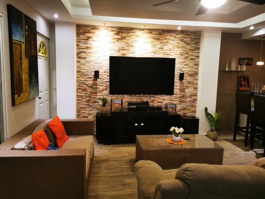 Brisas del Golf Panamá, Rufina Alfaro