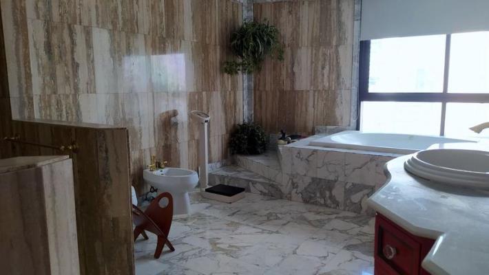 Condesa del mar - Princesa, Avenida Balboa