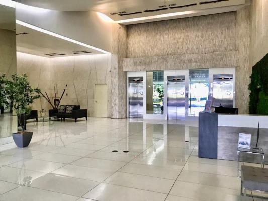 H2O on the ocean, Avenida Balboa