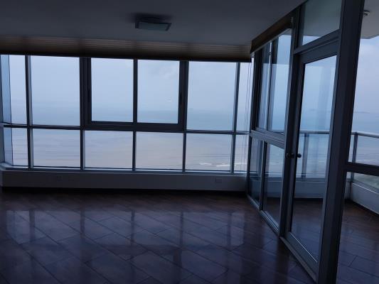 Riverside, Costa del Este