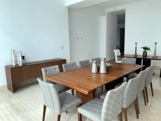 Deluxe Residence, Área Metropolitana