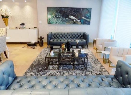 Q Tower , apartamento