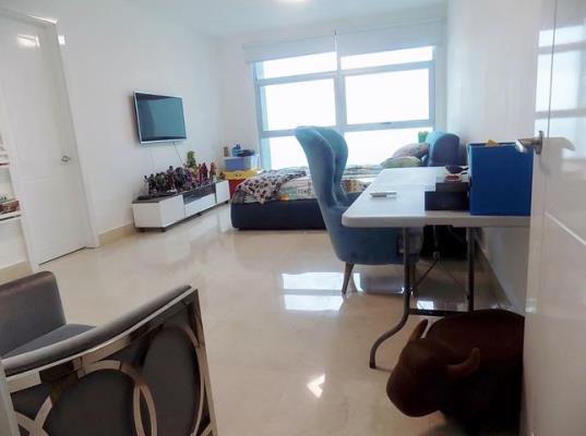 Q Tower , apartamento