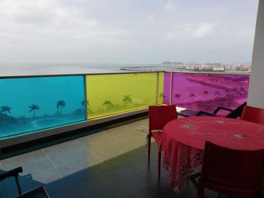 Avenida Balboa, Bella Vista