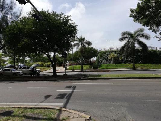 Avenida Balboa, Bella Vista