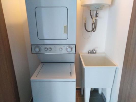 Yacht Club, Avenida Balboa