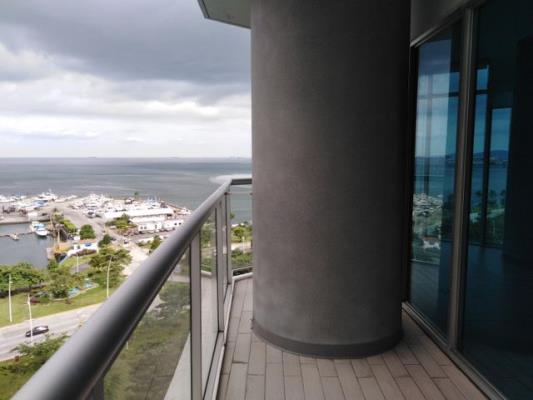 Yacht Club, Área Metropolitana