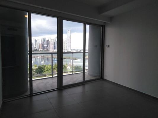 Yacht Club, Avenida Balboa