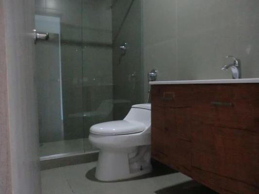 Yacht Club, Área Metropolitana