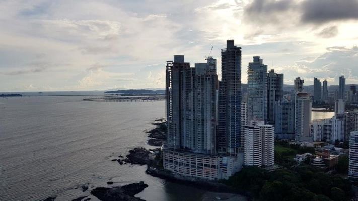 Q Tower , apartamento