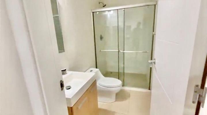 White Tower, Avenida Balboa