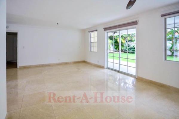 Costa Bella, Costa del Este