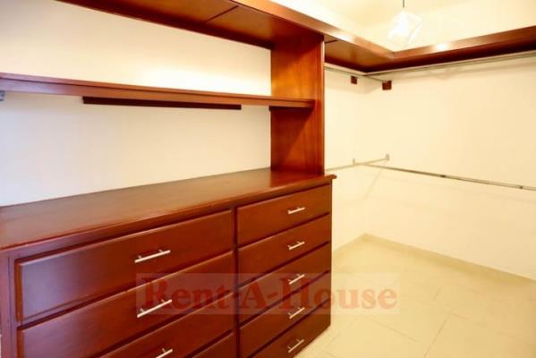 Costa Bella, Costa del Este