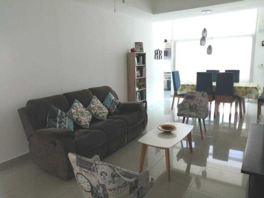 Rainbow Tower, apartamento