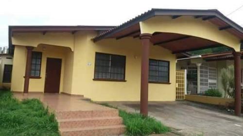 Brisas del Golf Panamá, Rufina Alfaro