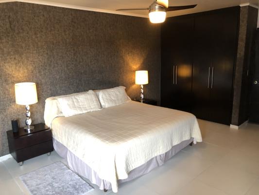 Condado del Rey, casa