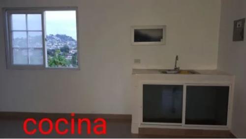 , Amelia Denis De Icaza