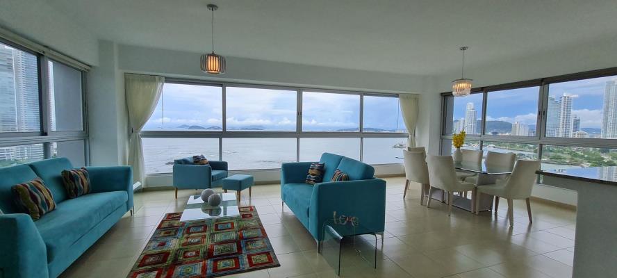 Grand Bay Tower, Área Metropolitana