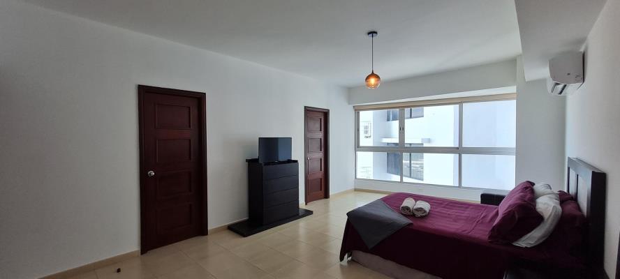 Grand Bay Tower, Área Metropolitana